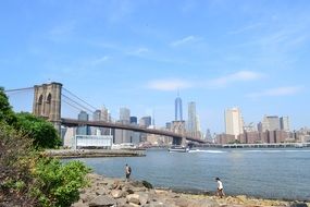 distant view of the brooklyn bridge in new york