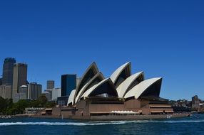 opera house in sydney in sunny day