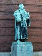 sculpture of Martin Luther