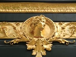 Facade Gilded Head Ornament