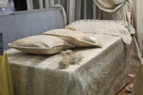 pillows for relaxing in the bedroom