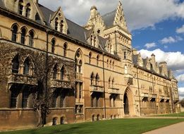 brown university building in oxford