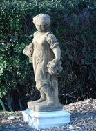 Statue of the girl with the flowers