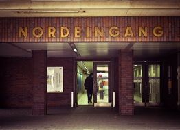 entrance to the train station in dusseldorf