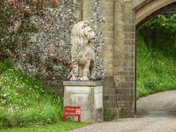 arundel castle garden