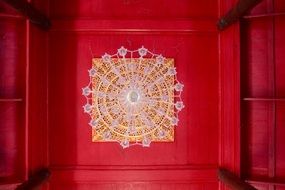 chandelier like a crown