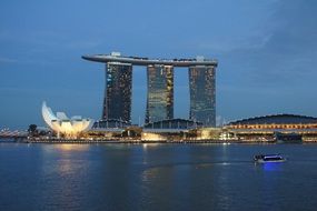 luxury hotel in marina bay sands