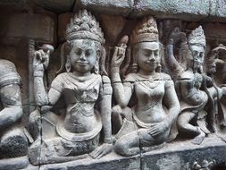 stone statues in cambodia