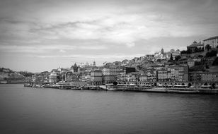 Black and white photo of the beautiful Porto in Portugal