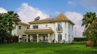 Villa with Garden