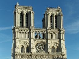 superstructure in the cathedral in paris