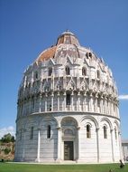 white Basseliek in Pisa in Italy