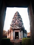 sculpture in cambodia