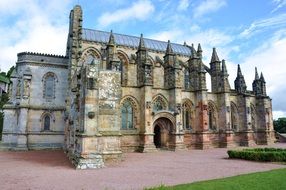 roslin chapel in scotland