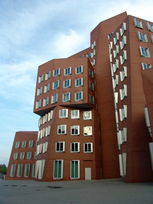 DÃ¼sseldorf geometric building