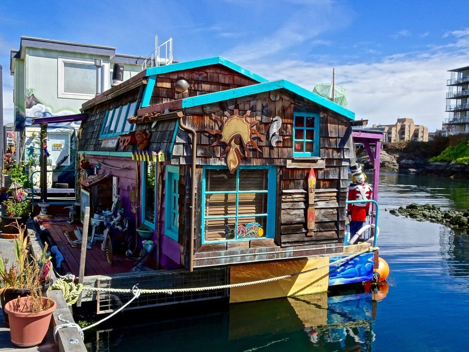 Houseboat in Victoria