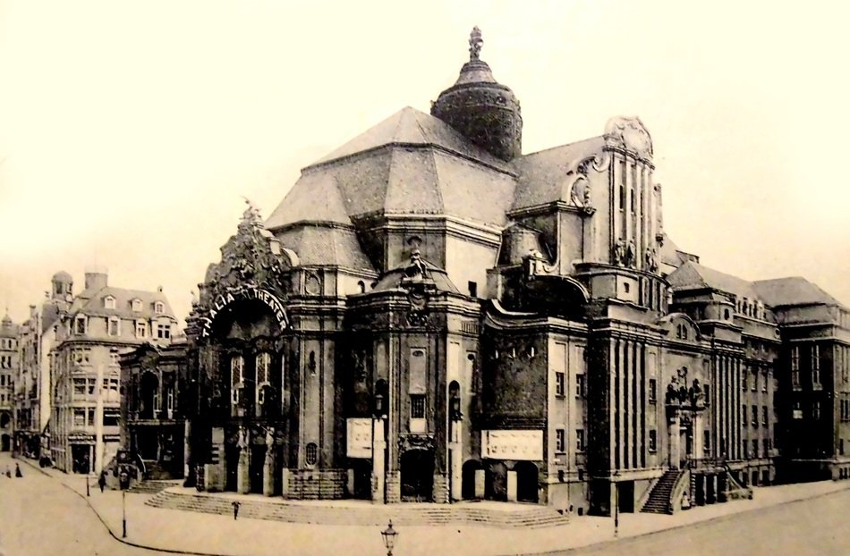 1912 postcard depicting the theater building in Wuppertal