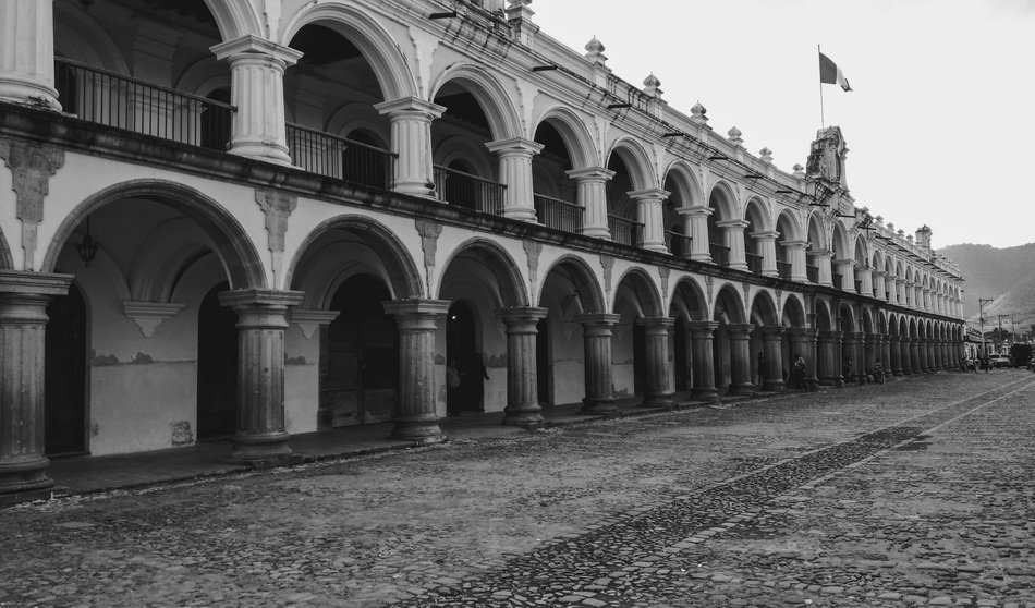 monochrome picture of the colonial building in Guatemala