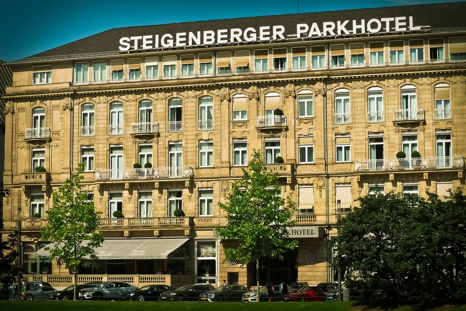 old building of steigenberger parkhotel