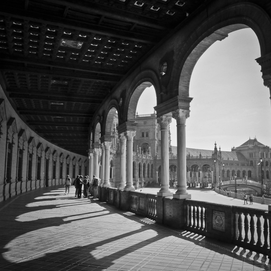 black and white photo of plaza de espaÃ±a