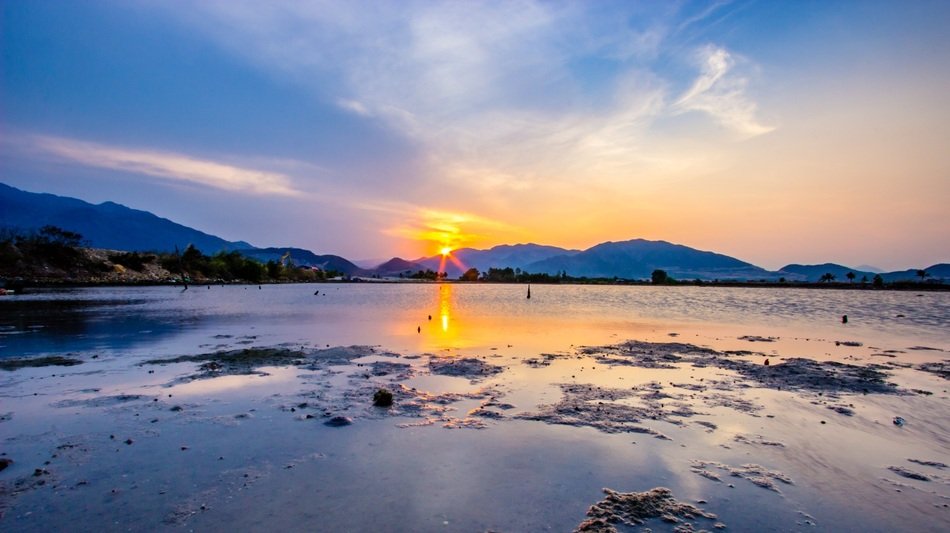 Hoằng Than orange sunset