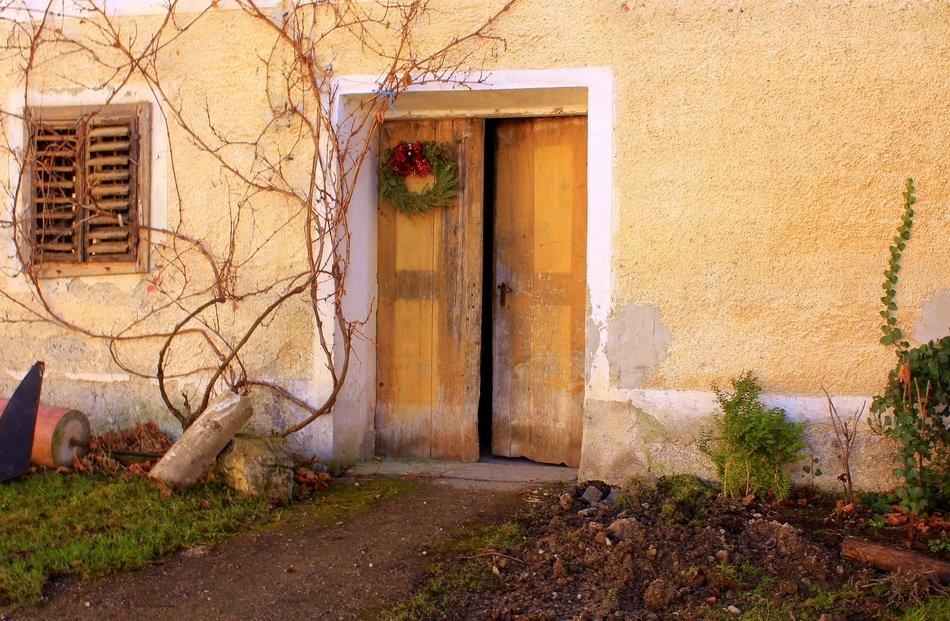 The Entrance To The House Hausfassade