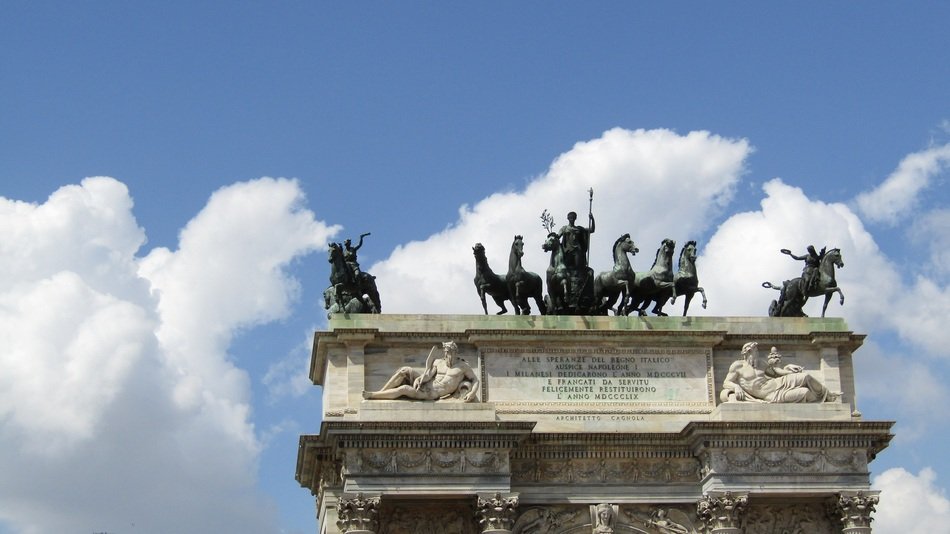 chariots on the city gates