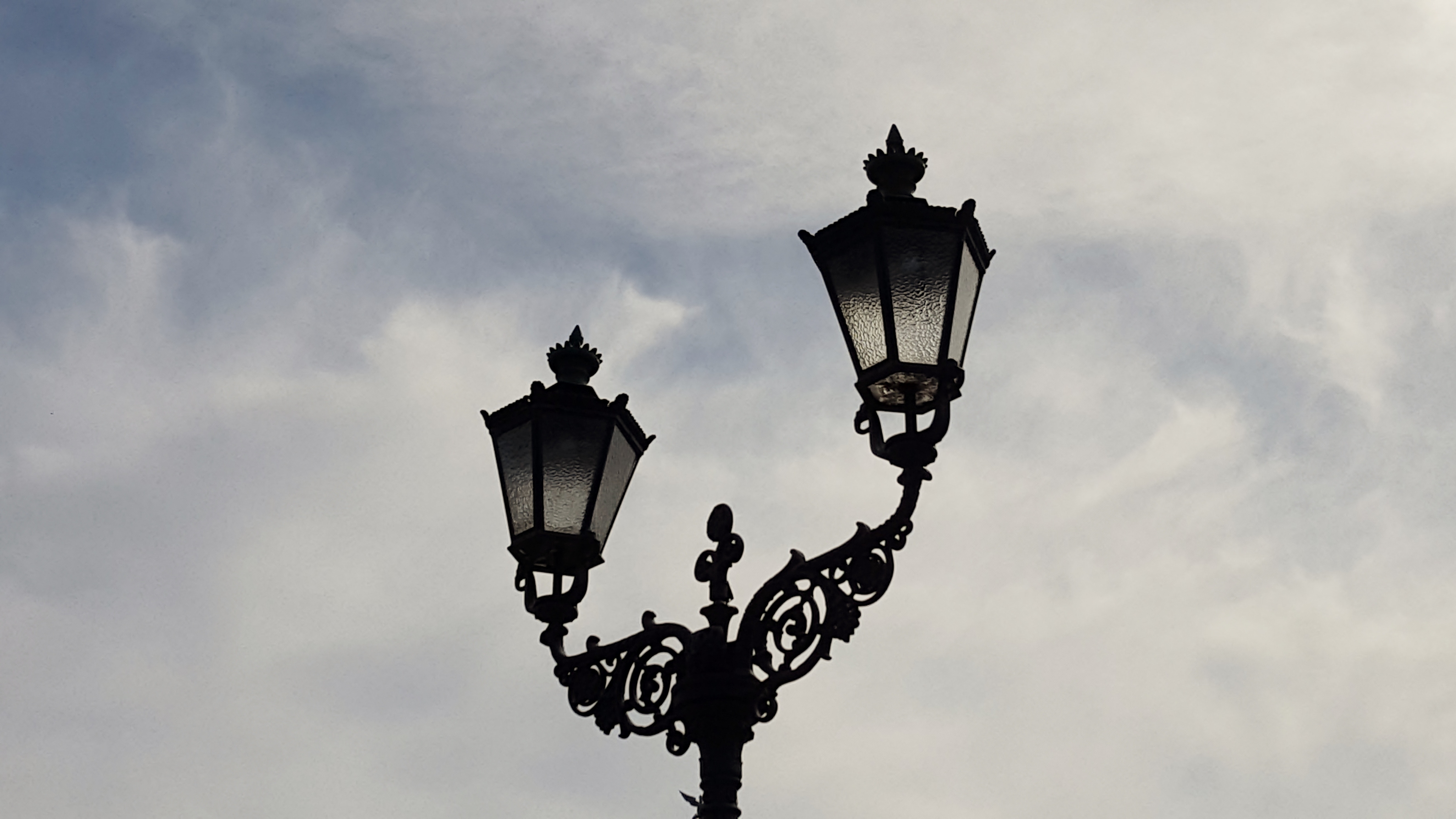 Street lamp on berlin street free image download