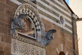 architecture of an old building in italy