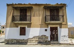 traditional architecture in the village of Kalo Chorio