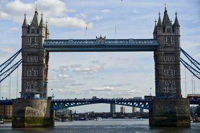 London bridge over the Thames