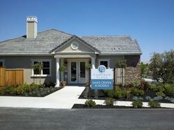 New one-storey house with garden