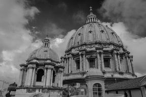 monochrome photo of Vatican Ñathedral in Italy