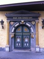 arched entrance doors with patterns in the house