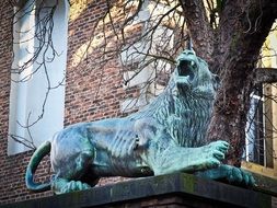 sculpture of a lion on the streets of Neuss