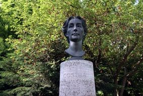 bust of cosima wagner monument