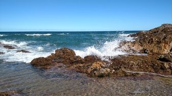 surf in queensland on a sunny day