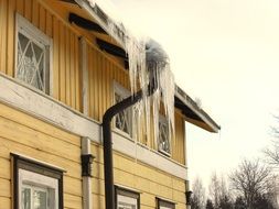 Icicles House