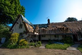 English cottage with a thatched roof
