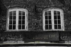 Masonry Truss black and white picture