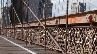 iron railings on brooklyn bridge