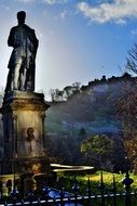 famous monument in Edinburgh