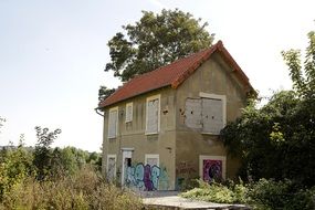 Picture of ruined house