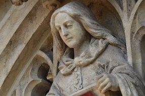statue as a facade decoration