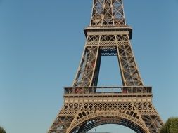 high monument in centre of paris