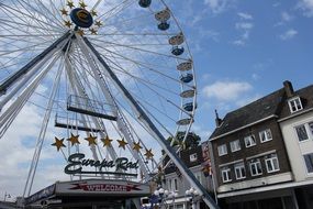 big ferris wheel in amusement park