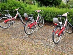red bikes for hire