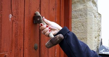 door knocking hammer