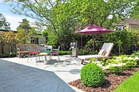 beautiful Garden in Yard of modern House