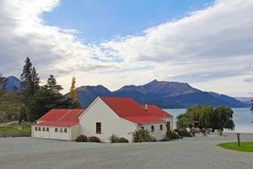 beautiful house near a lake in new zealand